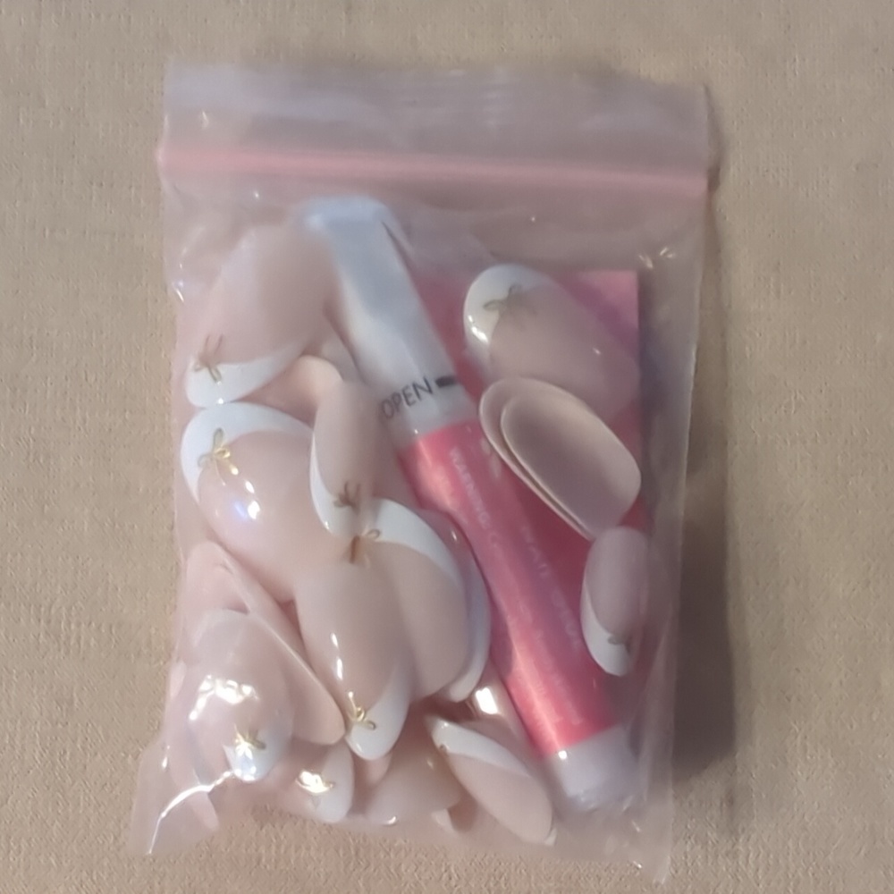 Olive and June Press On Bow Nails